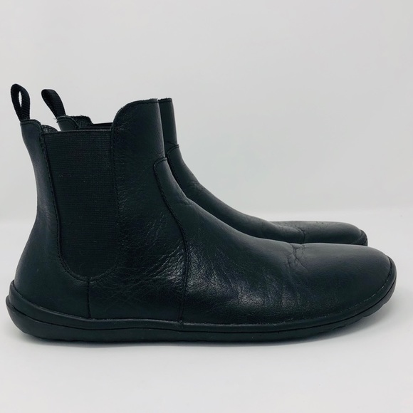 chelsea boots barefoot